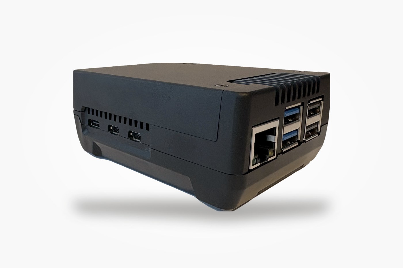 Lato connessioni della MINEOMATBOX HOME con porte di rete e USB