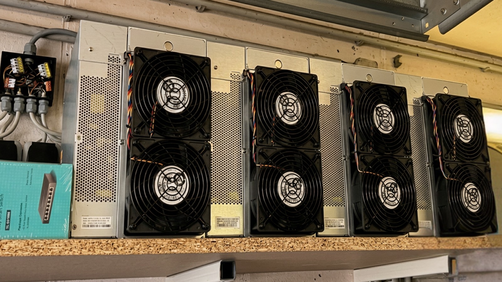 S19k Pro Miner in Rack-Installation