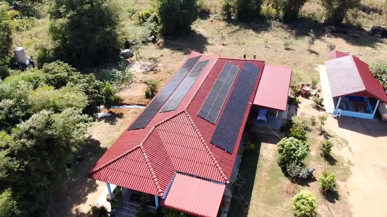 Off-Grid in Laos: 21 kWp auf dem Dach, kein Netz dahinter